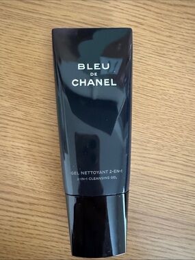CHANEL Bleu de Chanel 2-in-1 Cleansing Gel - Navy Blue